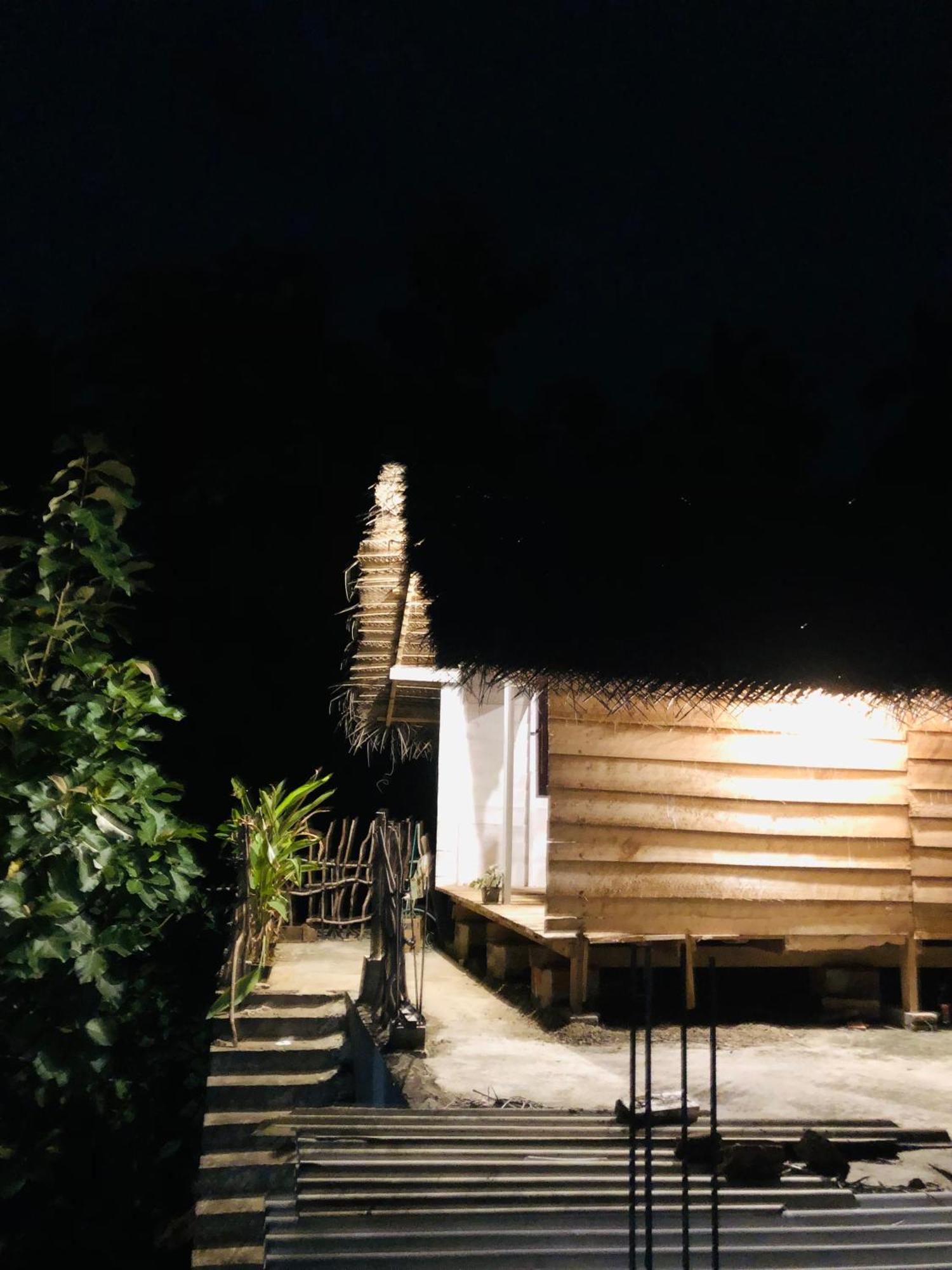 Linu Homestay Диквела Екстериор снимка
